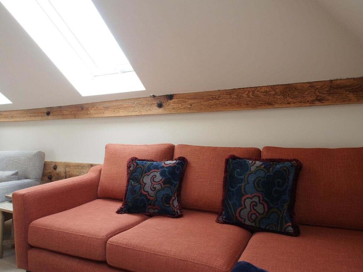 Stylish Mezzanine Loft In - Flat 5, Elgin House