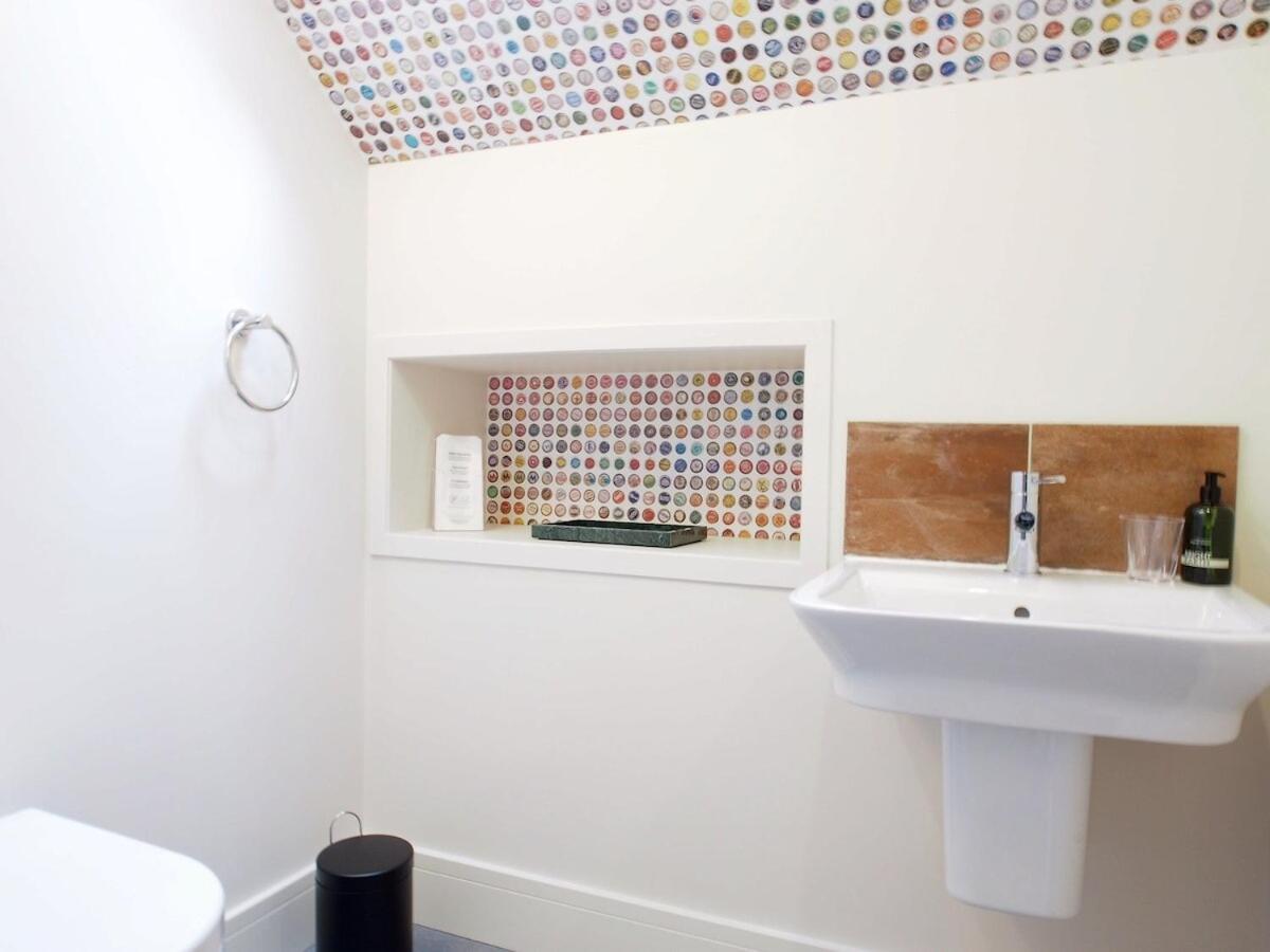 Stylish Mezzanine Loft In - Flat 5, Elgin House Apartment