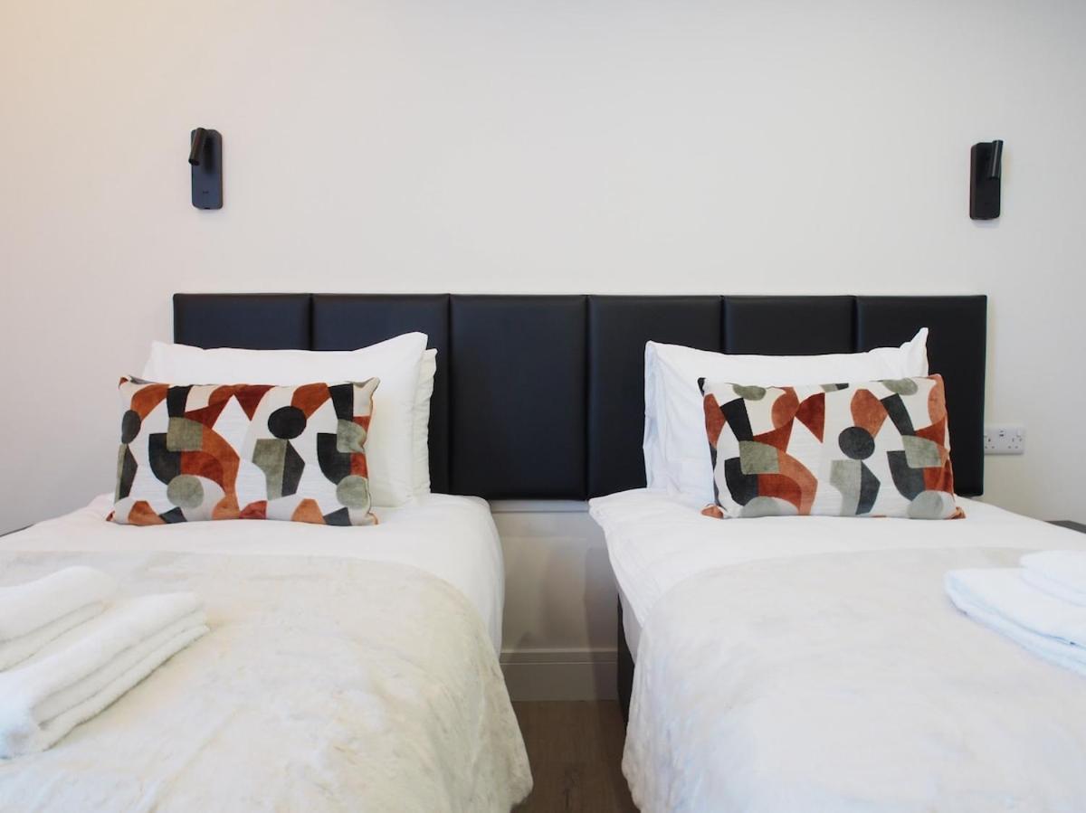 Apartment Stylish Mezzanine Loft In - Flat 5, Elgin House *